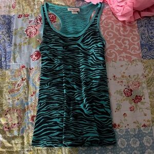 bella du jour top 🦓